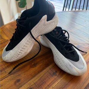 adidas ANTHONY EDWARDS 1 LOW BASKETBALL SHOES